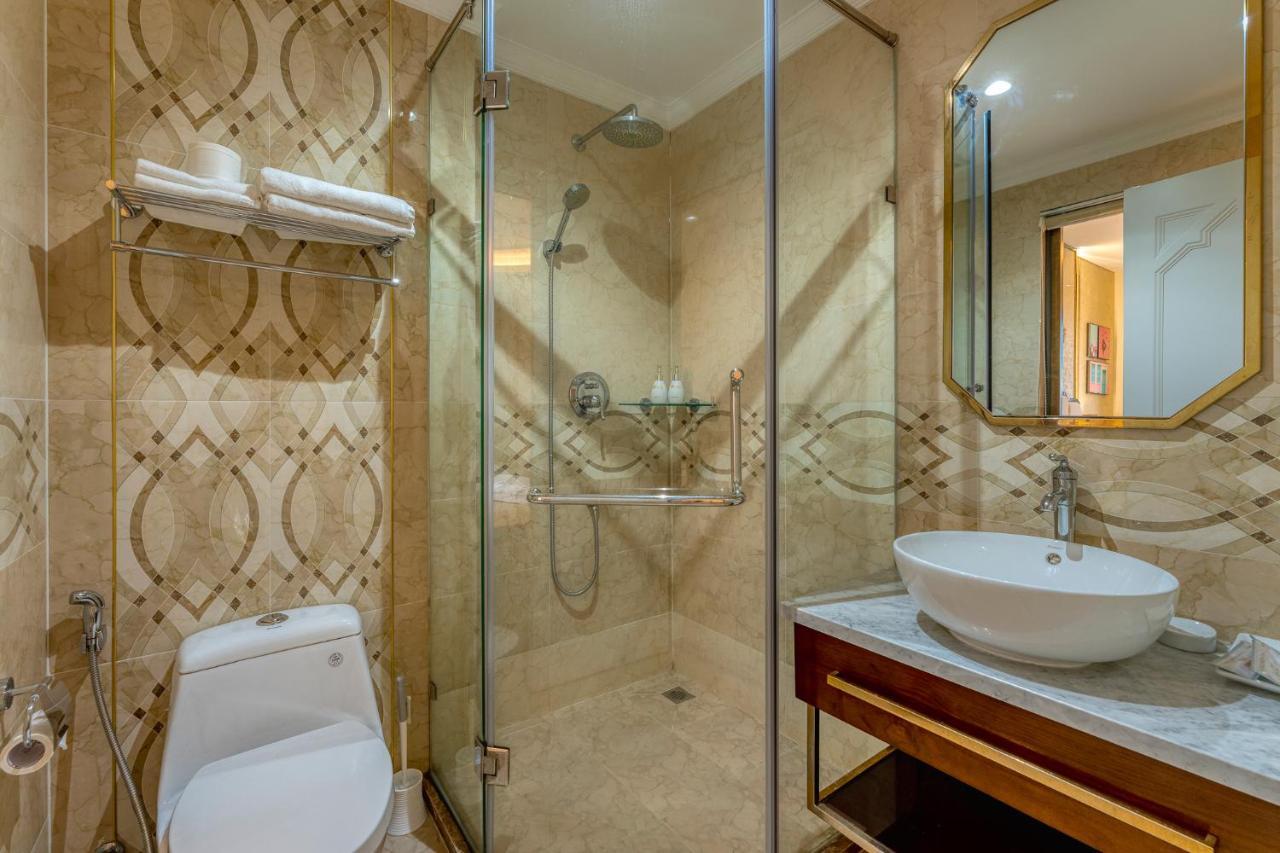 Golden Tree Apartments Хошимин Екстериор снимка